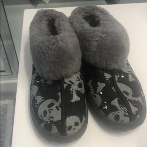 Cozy slippers that can be worn outdoors